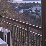 아파트 The Birdsong Between Two Lakes