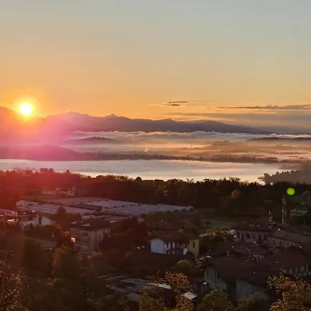 The Birdsong Between Two Lakes * Nebbiuno