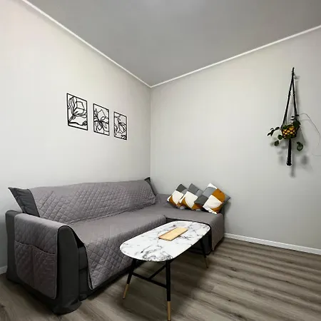 The Birdsong Between Two Lakes *