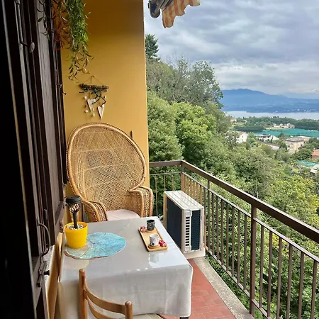 The Birdsong Between Two Lakes *