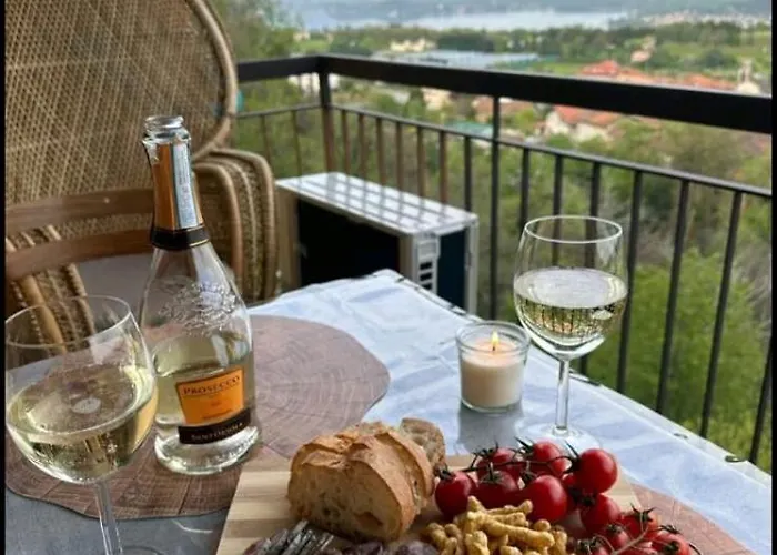 The Birdsong Between Two Lakes Apartmán