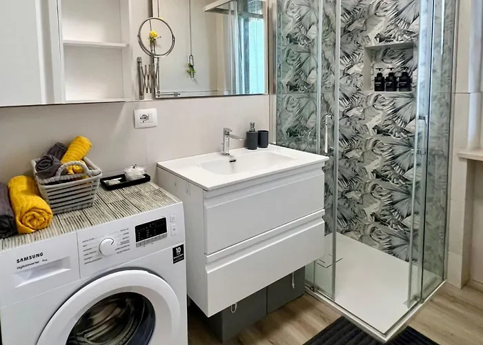 The Birdsong Between Two Lakes * Nebbiuno