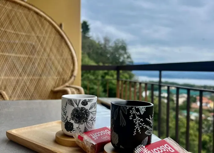 The Birdsong Between Two Lakes Apartmán